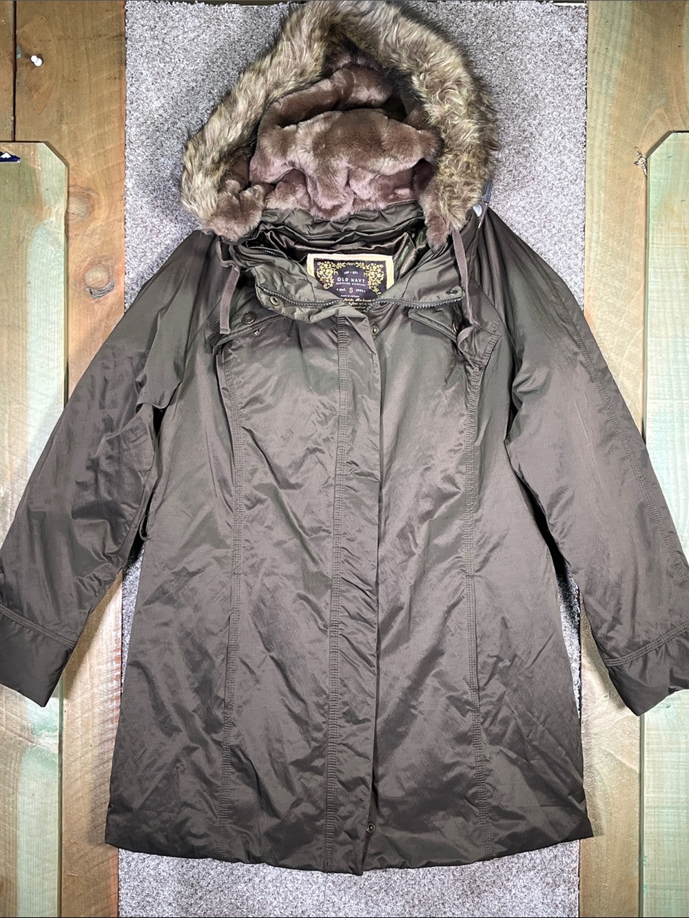 Old Navy Olive Faux Fur-Trim Hooded Puffer Parka